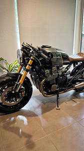 There’s pure magic in rescuing a bike that was headed for the scrapyard and turning it into a stunning, rideable work of art. 🔥 What’s the make and model YOU’RE bringing back to life right now? Drop it in the comments 👇🏍️ | Cafe Racer Garage