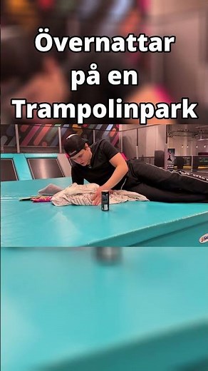 Övernattar HELT SJÄLVA På en Trampolinpark