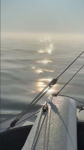 Motorsailing a Dragonfly 32 Extreme on Smooth water