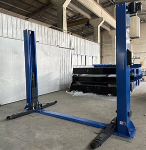 [Hot Item] Two-Post Hydraulic Car Lift 12000 Lbs