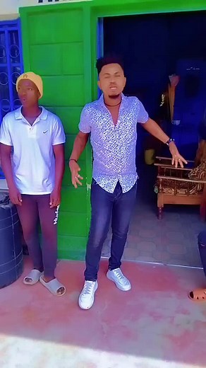 🤴KING LUCKYBEE🤴 (@kingluckybee)’s videos with original sound - LYRICS TONIC