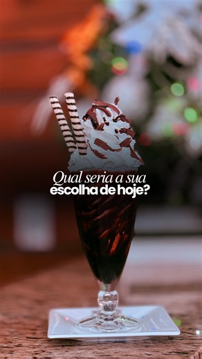 Xôk's Oficial | Chocolateria on Instagram: "Com tantas opções no cardápio fica difícil escolher só uma casquinha né? Sempre a escolha vai ser uma taça beeeem recheada🤤🤌🏻😋 • • • #xôks #chocolate #sorvete #sorveteria"