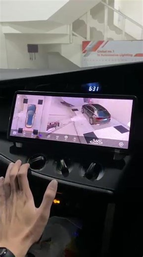 Pemasangan Kamera 360 Dan Headunit Android 12 Inch Untuk Membantu Visibilitas Berkendara