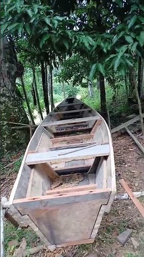 The Art of Seu Américo | The Master of the Amazon Canoes