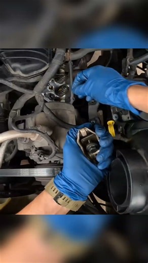 Rocker arm removal #automobile #automotive #autorepair #mechanic #cars #engine #car