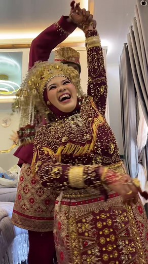 Ketahuan Tetangga Suka Ngintip: Momen Lucu