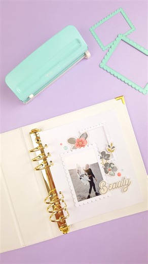 If you need a punch that is compatible with different types of planners, this is your tool! 💚 With our adjustable 6 hole punch you can create sheets for planners or albums in sizes Mini, Pocket, A6, A5, Personal and Deskfax. This punch is really easy to adjust (video on our Youtube channel), and it doesn't get too much space! You can punch around 8 sheets of paper of about 90 grames, or 1 mm of thickness. The perfect ally to have the most beautiful and personalized sheets for your album or plan