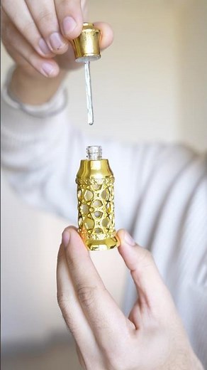 How to apply Attar correctly?