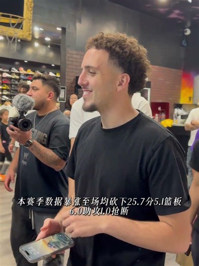 奥斯汀里弗斯登上美国权威篮球杂志《SLAM》，不得不说准者真是赚翻了