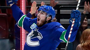 Welcome back Zack MacEwen! The pride of Charlottetown, PEI, is back for two more years in Vancouver. 💪 Read more ➡️ canucks.co/v4bK30rdFgX | Vancouver Canucks