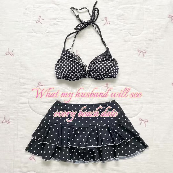 So adorable #swimsuits #bathingsuit #swimwear #beach #beachdate #husband #couple #vintageswimwear