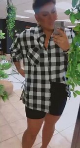 Are you a flannel girl!? This girl {aka me 😂} rocks flannels all year round! And this NEW It’s a 90s Summer Flannel is so lightweight and perfect for transitioning seasons! Sizes S-3X. 🛒 https://velvetnoireboutique.com/products/it-s-the-90s-summer-flannel | Velvet Noire Boutique