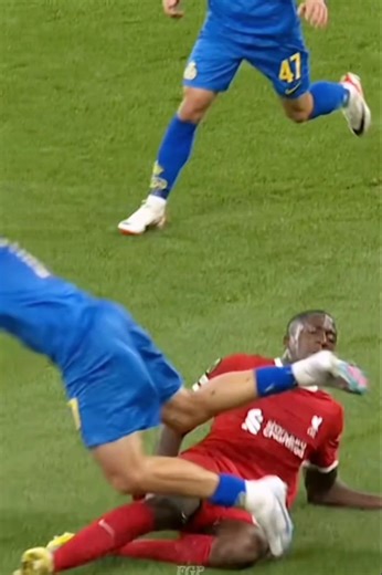 The Art of slide tackles🤯