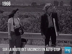 Pour les vacanciers fauchés, il y a toujours l'auto-stop ! 👍 | INA