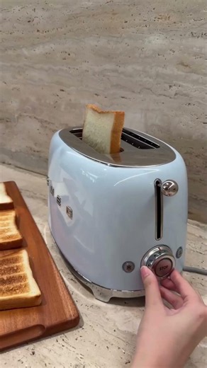 ✨ Breakfast, But Make It Beautiful | SMEG Toaster 🍞 #amazonfavorites #kitchen