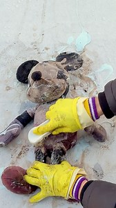 1.7M views · 18K reactions | Cutest Valentines Gift for My Daughter ❤️ Dad gives daughter gift for valentines day by cleaning a Disney Minnie Mouse teddy bear. Cute Diy project that turned out to be creative, thoughtful, and inexpensive present for a girl on Valentines. This video was produced by Benson Crew, Network Media, and Benson Bros. | Paul & Kezzy | Facebook