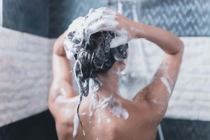 15 Best Swimmer Shampoos for Chlorine Removal (2025 Reviews) - Swim Network