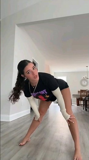 Big gyatt 🩷🍑 #shorts #tiktok #baddie #bodypositivity #curvy #gym #dance