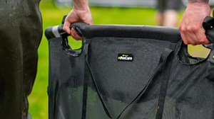 The ProCare Retention Slings make life so much easier when releasing fish thanks to the elongated front zip, which eradicates the chance of a carps nose getting caught on the sling whilst you release it. 🐒 #RidgeMonkey #DoYouEvenRidgeMonkey #Fishing #Connexion #Angling #CarpFishing #BigCarp #Carp #Carper #Carpe #Karp #Karpfen #Karpervissen #CarpCrossing #CarpLife #InstaCarp #CarpTalk #CarpLovers #ThatsCarpy #CarpyPics #FishingLife | RidgeMonkey