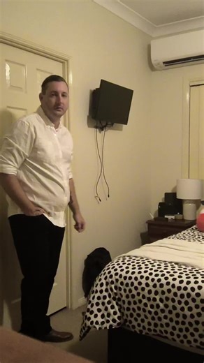 trying the trend and trying to look good 😏 #fyp #foryoupage #nicetomeetyou #marriedlife #smooth @Kat @✨ Kat ✨