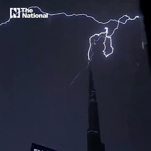 Watch as lightning strikes the tallest building in the world, Burj Khalifa