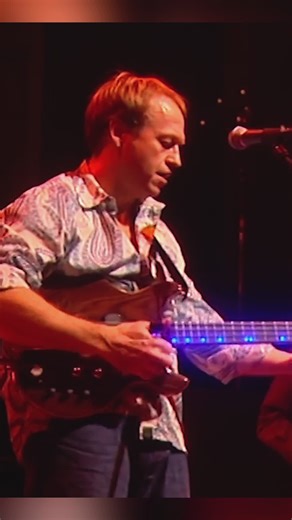 Shout out to UK bass LEGEND Mark King 💪🏻❗️ Ever wondered how King gets his classic sound? It's a combination of a ferocious bouncing upwards thumb and that unique graphite neck! Fun fact: he was a drummer first and brought those skills straight to the bass. If you are looking to develop your Slap Bass skills, our Slap Accelerator is currently open for enrollment! This course will give you an unshakeable slap bass foundation, it simply is THE most in-depth slap bass program ever created. Check 