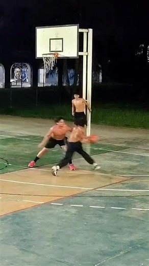 street basketball 🏀 basquete de rua (highlights)@ninjatuff @ninjatuff @ninjatuff #basketball #streetbasketball #handles #basketballtiktok #creatorsearchinsights