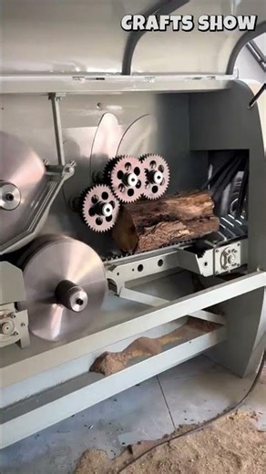 Multi Blade Log Slicer for Lumber Production