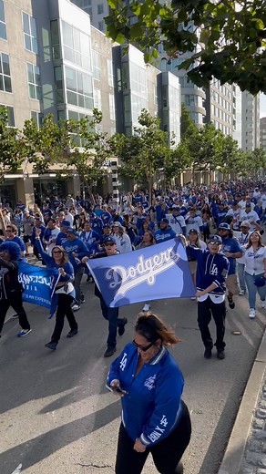 A sea of Blue in San Francisco 🙃 | Pantone 294
