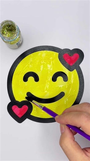💛 Glitter Smiley with Hearts ❤️🥰🥰🥰🥰😍😍😍#coloring #art #glitter