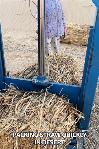 Packing Straw Quickly In Desert #Straw #Farming #Machine | YNP Media