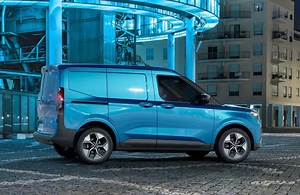 Ford estrenó un nuevo furgón con alternativas nafteras, diésel y eléctrica