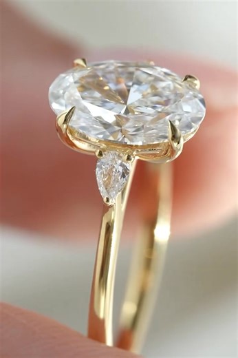 Looking for something truly unique? Let’s create a custom engagement ring that’s made just for you. 💍 Custom in 14k and 18k, yellow, white or rosegold. Message us for inquiries. 📩 | P&V Proposal Ring