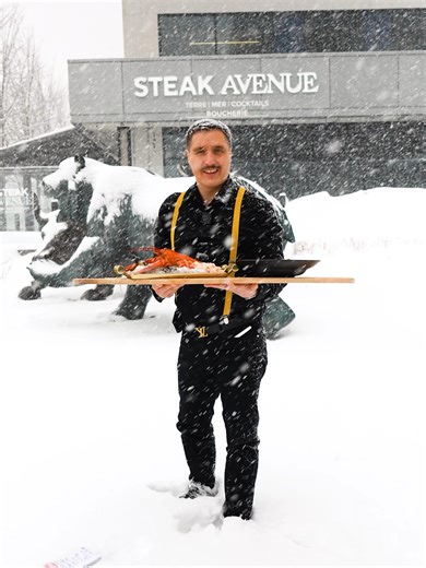La poutine POSÉIDON ! 🔱🌊 La reine des océans est enfin à notre porte pour la La Poutine Week ! Verdict ? Le trône est pris. C'est officiellement notre coup de cœur de la saison. 👑 Viens l’essayer du 1er au 7 février ! 🌊🏃‍♂🤤