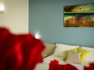 Non perderti la Grande Estate Saracen! 🌅👨‍👩‍👦‍👦 Animazione, attività e tornei in spiaggia, show cooking con i piatti tipici della tradizione siciliana. Guarda le nostre offerte e prenota subito ! | Saracen Sands Hotel