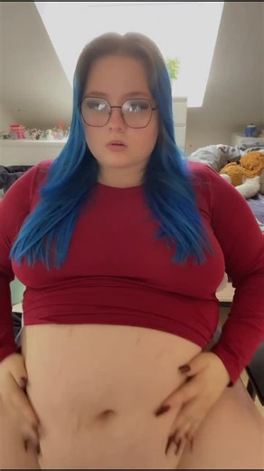 Julie 💙🦋 | What do you think ? #bbw #feedee #feedeefetish #feedegirl #feedeepig #feedeebbw #feeder #feederismcommunity #feederism #feedeebelly... | Instagram