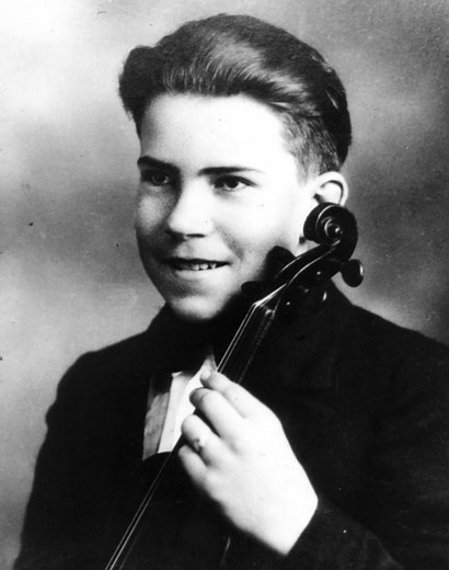 Did you know Richard Nixon played 5 musical instruments? Visit the Richard Nixon Birthplace Museum on American Artifacts Sunday 6pm & 10pm ET on C-SPAN3 - see his violin Learn about the life of President Richard Nixon on a 2011 tour of the house where he was born in 1913, which is now on the grounds of the Richard Nixon Presidential Library and Museum in Yorba Linda, California. PROGRAM LINK: https://www.c-span.org/video/?302077-1/richard-nixon-birthplace-museum&event=302077&playEvent | American