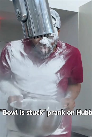 Flour Bowl Stuck Pranks🥣🤪😂#funnyprank #prank #funny #scareprank #coupleprank