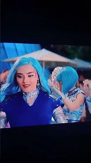 Addison transforms into an alien 👽 #zombies3