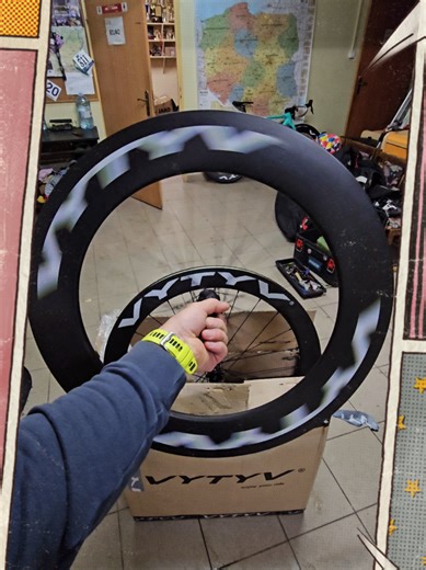 RC62 and RC82 Carbon Bikes: A Cycling Adventure