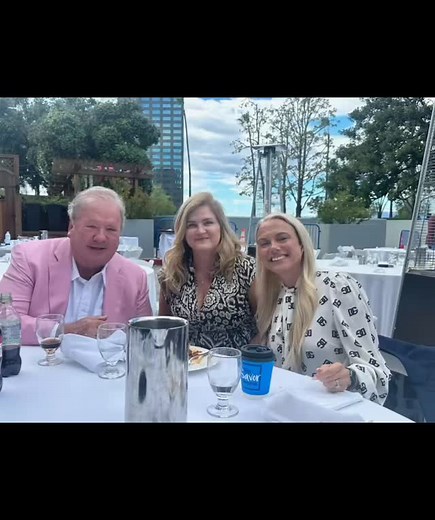 Had the pleasure to share a table at lunch with Tim Gannon and his lovely partner Shannon. Tim is one of the founders of Outback Steakhouse - with over 1000 restaurants across 23 countries. His drive and passion for Polo was one of the main drivers for success and his incredible skill for food tasting….. it’s a thing. Creating the ‘blooming onion’ was his super power and even though many other establishments attempted to copy, there is nothing like the real deal. Really loved the down to earth c