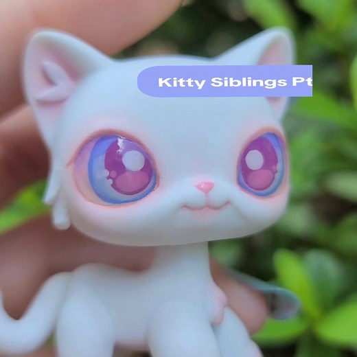Here is part one of my birthday gift to my Best Friend @softpawslps ! I decided to recreate her kitties in lps form! ♡ #lps #lpscustom #lpscustoms #lpsart #littlestpetshop #littlestpetshopcustom #littlestpetshoptiktok #littlestpetshopcommunity #lpsphotography #cat #albino
