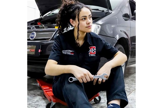 Brazilian girl mechanic