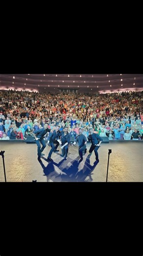 The 2024 #snowbird tour is officially underway! Thanks you to the incredible packed crowed tonight @vanwezelpah for helping us kick it all off! We are down here in Florida for another 10 days so we hope to see some familiar faces again. Our tour schedule can be found on our website: WWW.THEDOOWOPPROJECT.COM | The DooWop Project