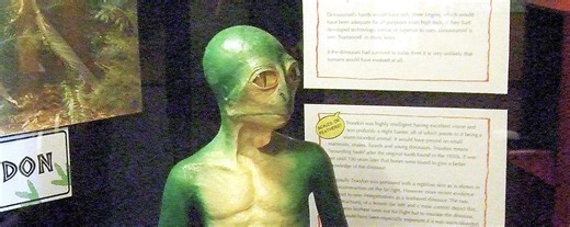 Speculative Evolution: Bear Whales and Bipedal Dinosaurs #SciFiSunday