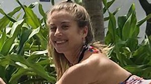 Massiver Slip-Blitzer: Cathy Hummels lässt sich auf Foto unters Kleid schauen