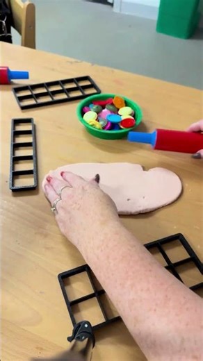 Playdough Ten Frame #eyfs #finemotorskills #playbasedlearning #playdough