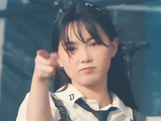 年轻不嗨老年痴呆！谢霆锋进化演唱会苏州站燃到跺脚 14米星球舞台+神级女吉他手Dale，《活着VIVA》万人大合唱掀翻屋顶，20年青春之约圆满兑现！#谢霆锋