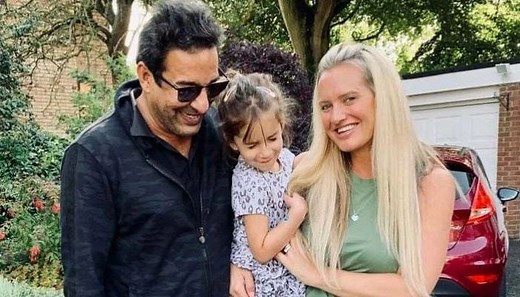 Wasim Akram reunites with wife, daughter after 10 months, emotional video went viral