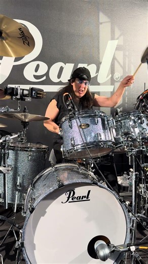 Mike Mangini drumming live at NAMM 🔥